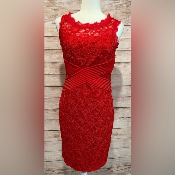 NEW- Candalite Red Lace Sheath Dress Size Medium - Picture 1 of 5